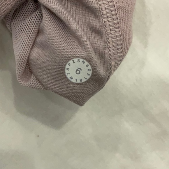 Lululemon Athletica Shorts | Size 6 | Mauve Colour | Pockets | Workout Shorts - Picture 5 of 5